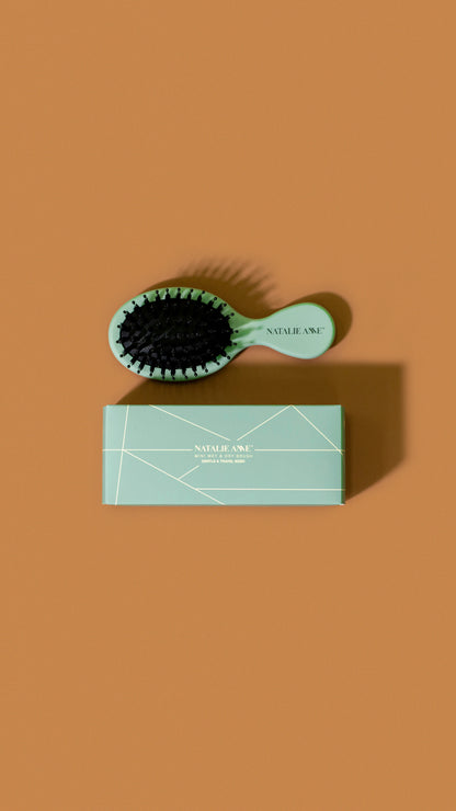 Natalie Anne Mini Wet & Dry Brush - Mint